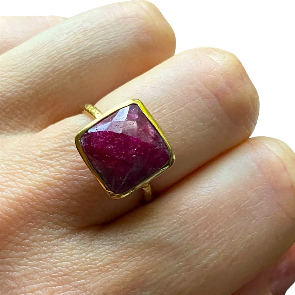 Custom ring w/ raw ruby like stone - brass w 18k gold plating - Size 7.5…